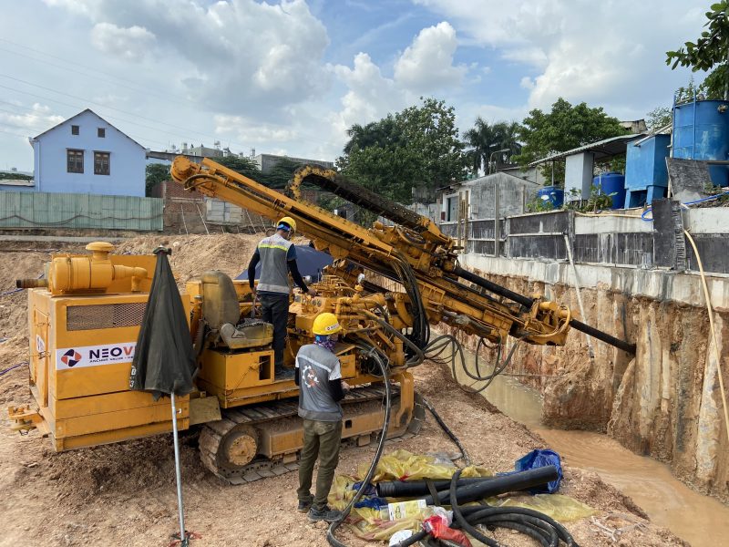 Thi công neo đất